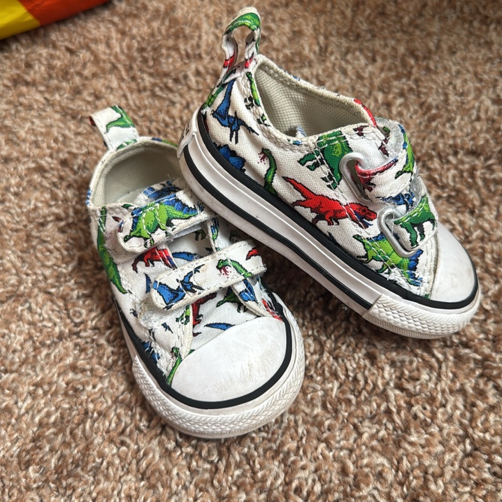 Chuck Taylor All Star Easy-On 8-Bit Dino Toddler Size 3